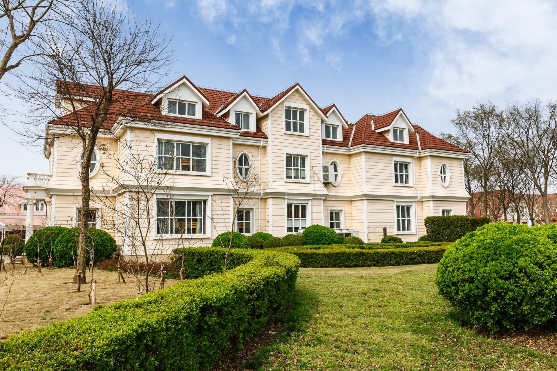 A single-family suburban home in Del Ray Alexandria