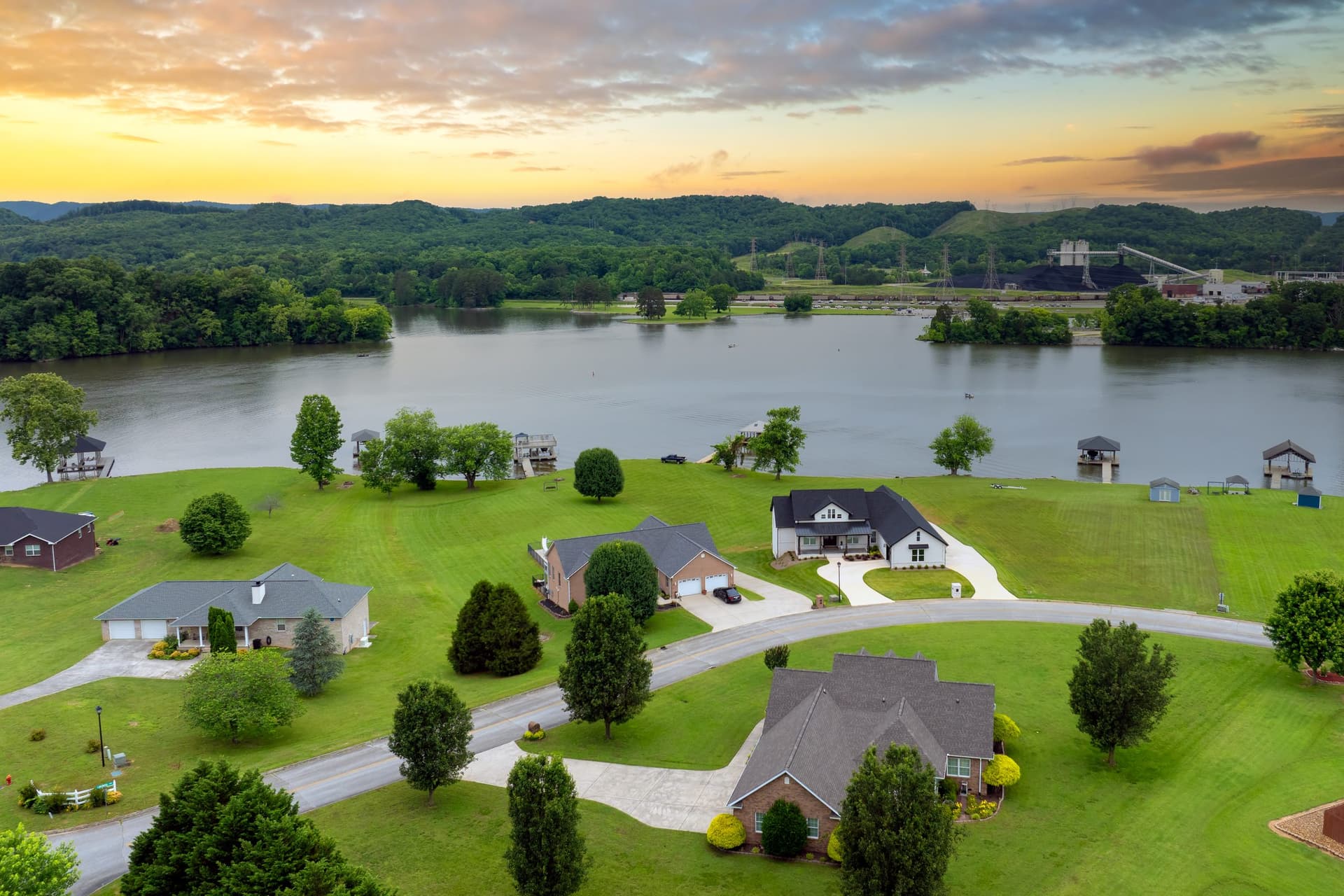 Landscaping and foundation area around a Herndon home